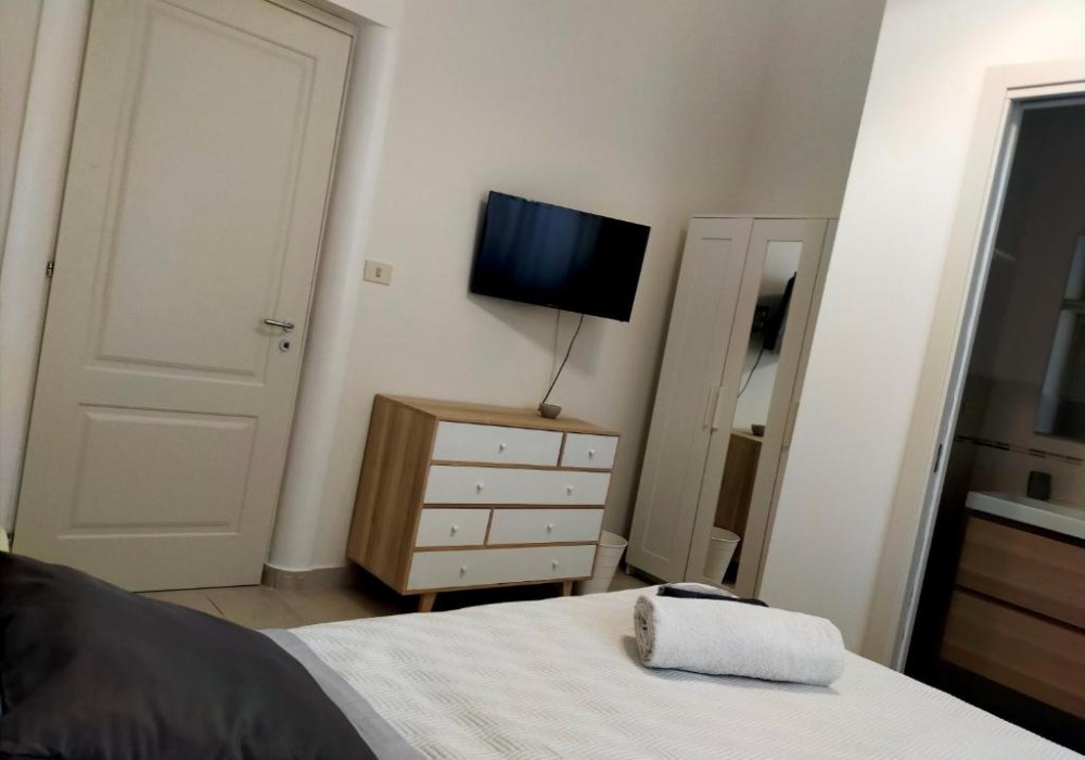 H4 - Group Suite